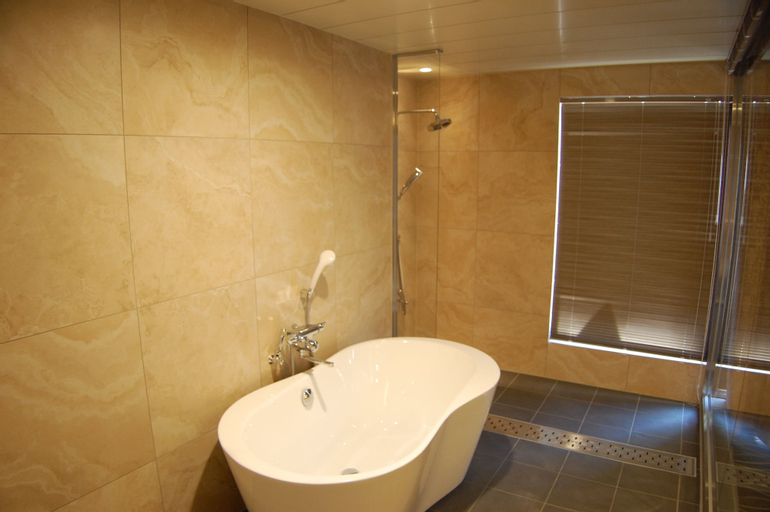 Bedroom 4, Musashino Grand Hotel And Spa, Ageo