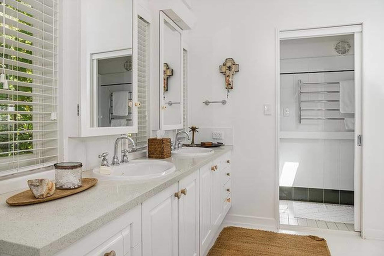 Bathroom, Your Luxury Escape - The White House, Byron