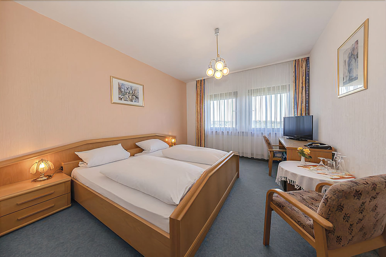 Bedroom 3, Hotel Bergfried, Hohenlohekreis