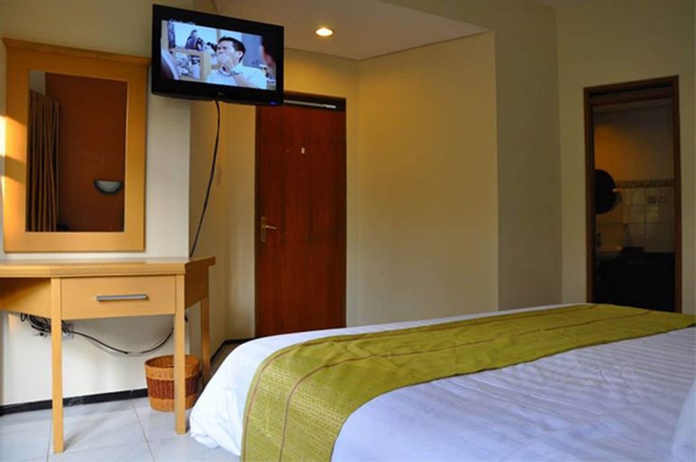 Villa 4 kamar Klub Bunga No. 8 dekat Jatim Park 1, Malang