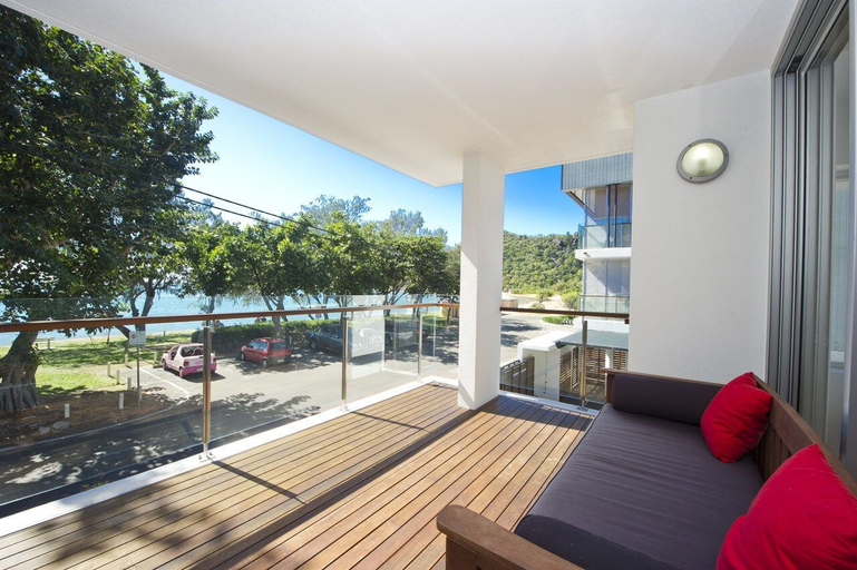 Others 5, Maggies Beachfront Apt. 3, Magnetic Island