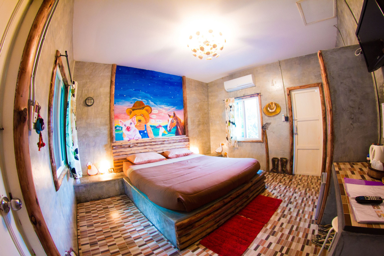 Kirina Retro House, Pai