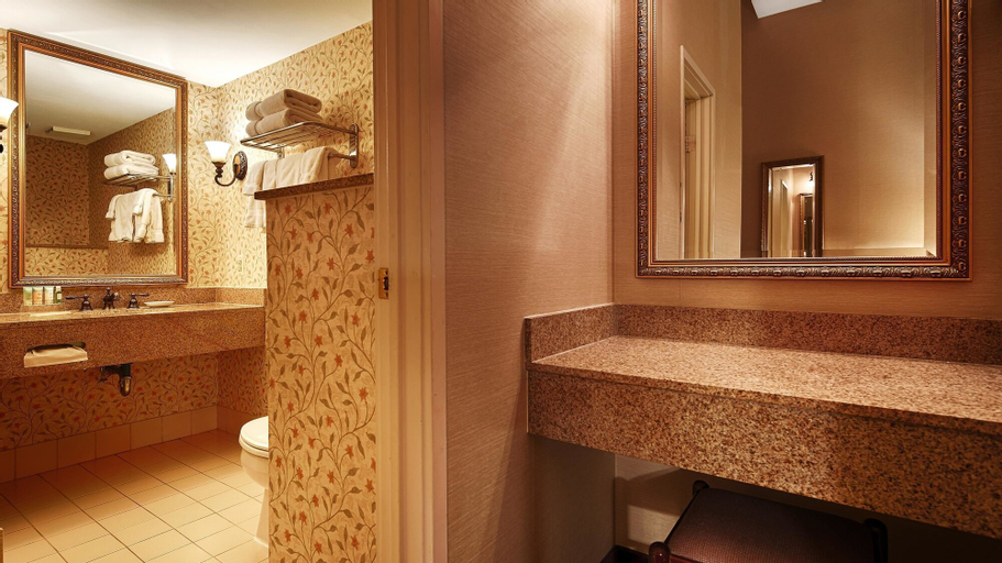 Bathroom 9