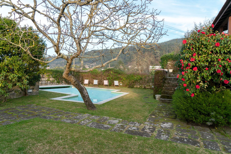 Liiiving In Moledo Historical Pool Villa, Caminha