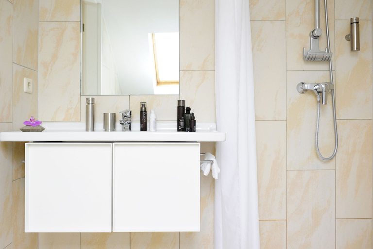 Bathroom 5, Key Inn serviced residences Belair, Luxembourg