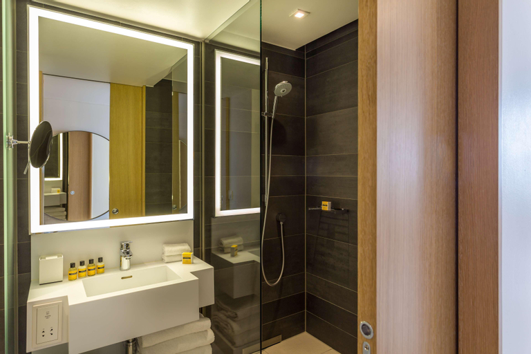 Bathroom 26