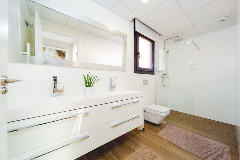 Bathroom 3, Villa Christina, Alicante