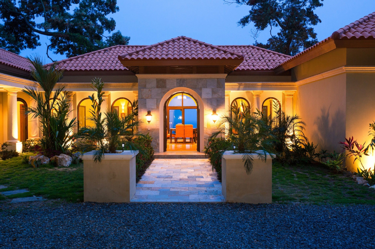 La Colina, Roatán