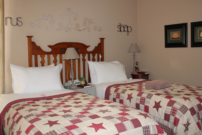 Bedroom 3, Homestead Guesthouse, Fezile Dabi