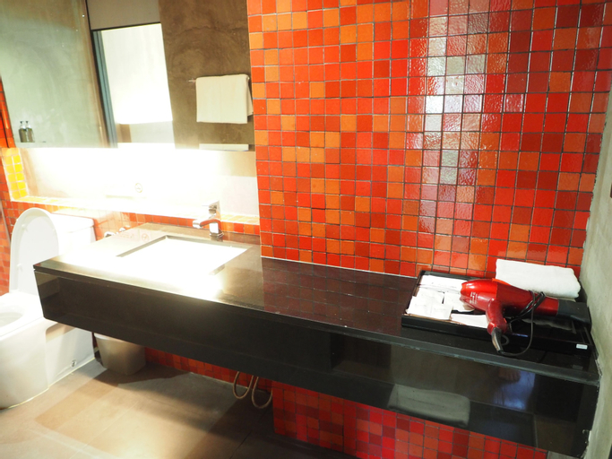 Bathroom 7