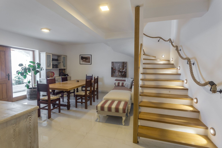 Others 4, Villas Plitka