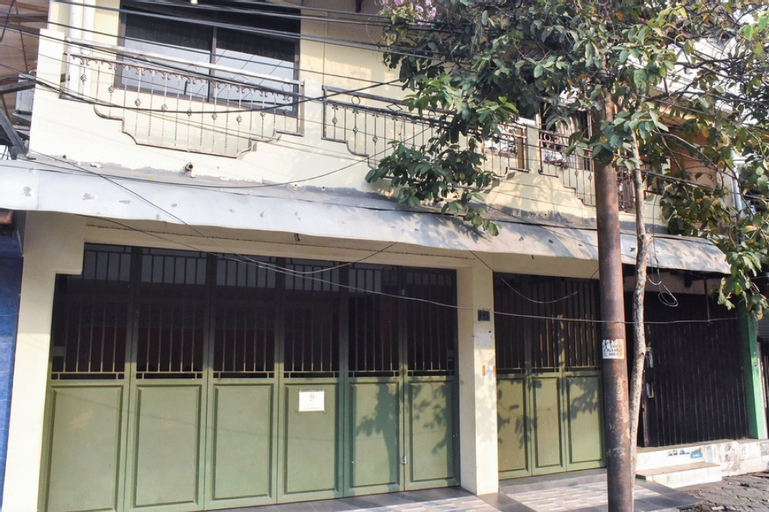 RedDoorz near Surabaya Town Square, Surabaya