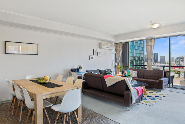 Others 5, Southbank Tower Apartments, Melbourne