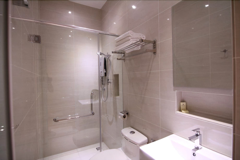 Bathroom 14