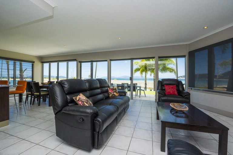 Others 4, Magnetic Docks Townhouse 1, Magnetic Island