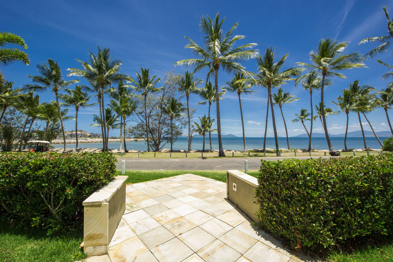 Others 5, Pure Magnetic Villa 4, Magnetic Island