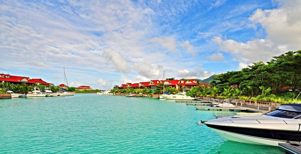 Luxury apartment on Eden Island,