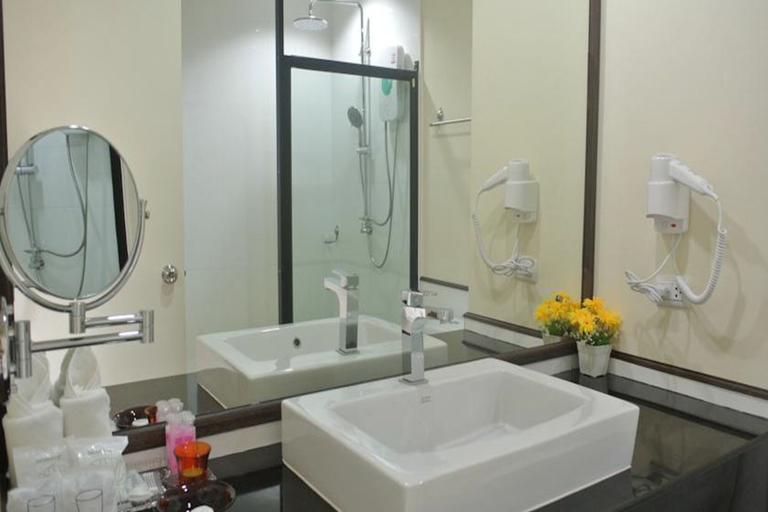 Bathroom, The Flamingo Hotel, Muang Nakhon Ratchasima