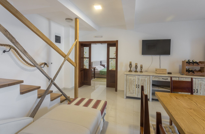 Others 5, Villas Plitka