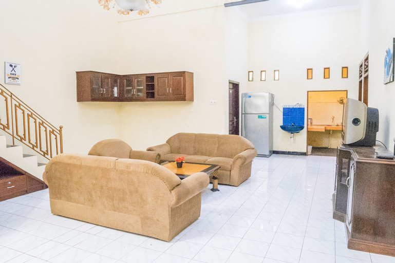 OYO 643 Al Thalib 8 Syariah, Malang