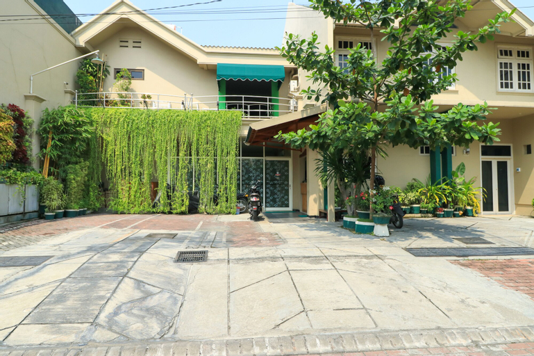 Griyonur Homestay Syariah, Surabaya