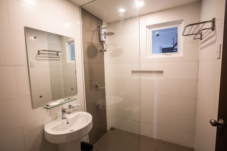 Bathroom 4, Northwest Inn, Bacolod City