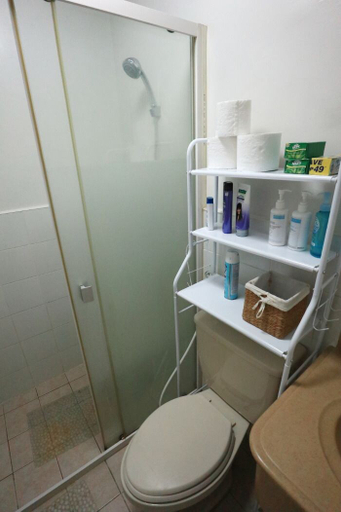 Bathroom 5, Forbeswood Heights, Taguig