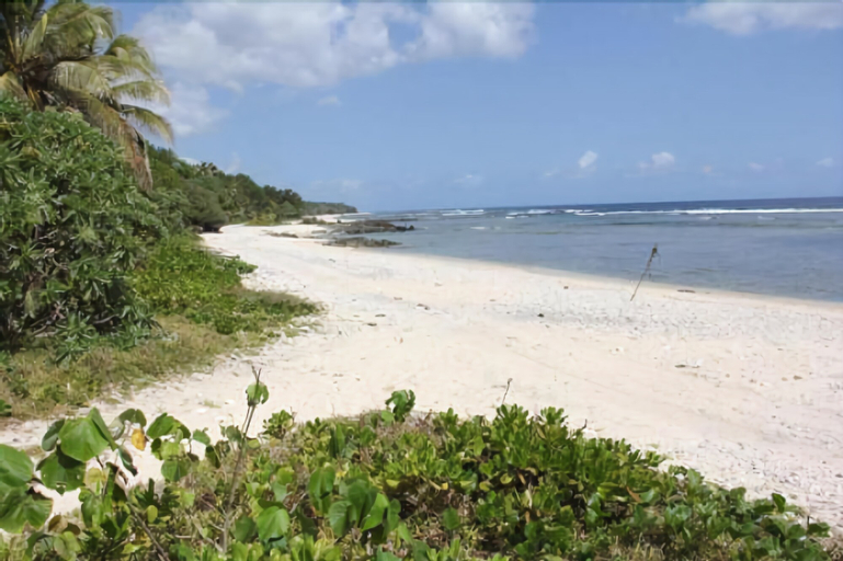 Alofa Beach Bungalows, West Tanna