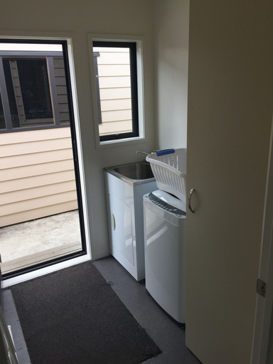 Others, Our Beach House - Raglan West, Waikato