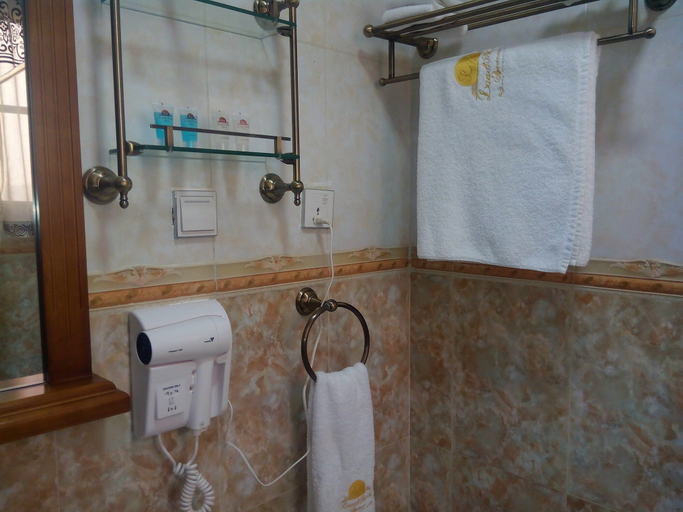 Bathroom 5, Landmark Suites Rwanda, Gasabo