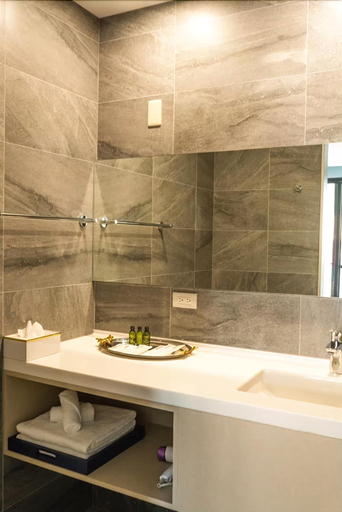 Bathroom 5, Grace Garden Guesthouse, Nantou