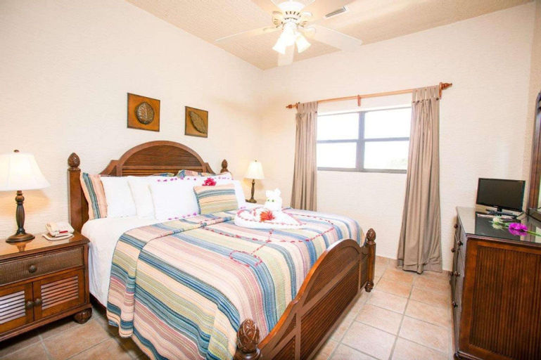Clarion Suites Roatan at Pineapple Villas, Roatán