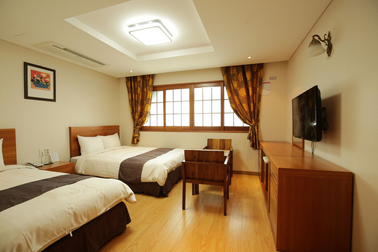 Bedroom 3, Hotel Parkside, Jeju