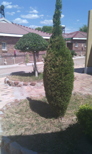 Mikelele Motel, Lethlakane