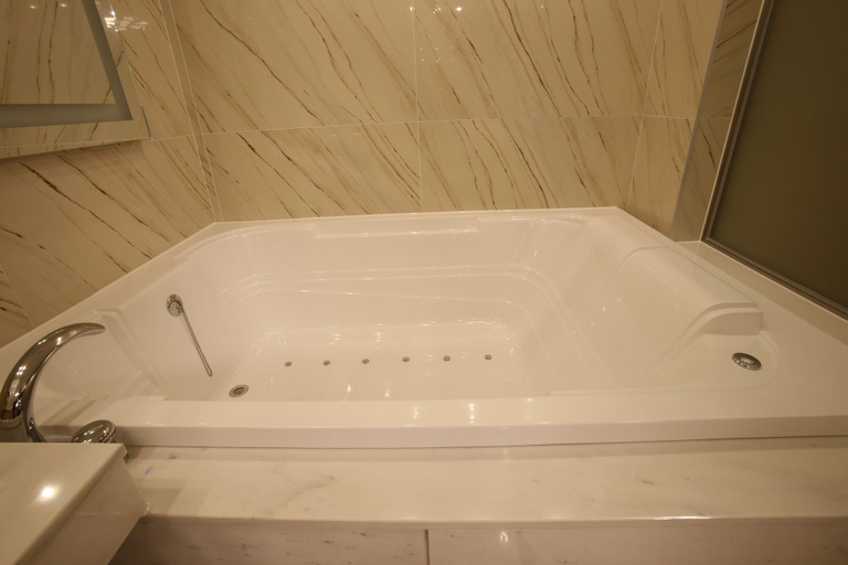 Bathroom 4, Hotel Cello Guri, Guri