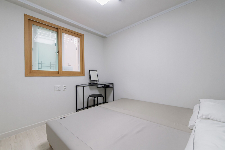Bedroom 2, Until Stephen Chow Comes - Hostel, Jongno