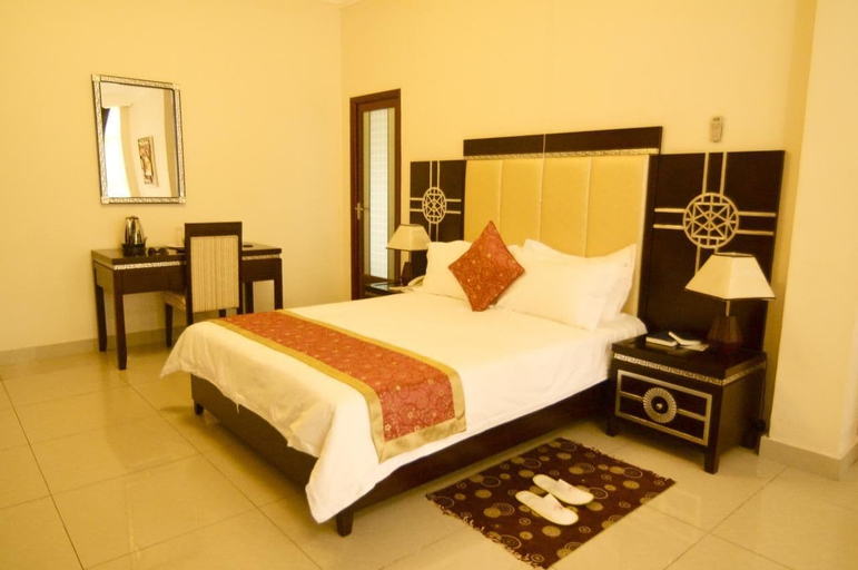 Star Hotel, Ngagara