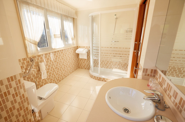 Bathroom 4, Complexo Alameda, Lugo