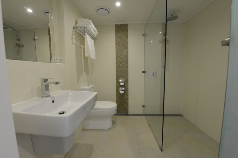 Cassowary Hotel, North Fly
