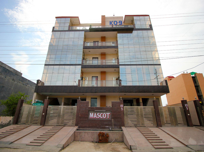 OYO 9074 Mascot Treo, Gautam Buddha Nagar