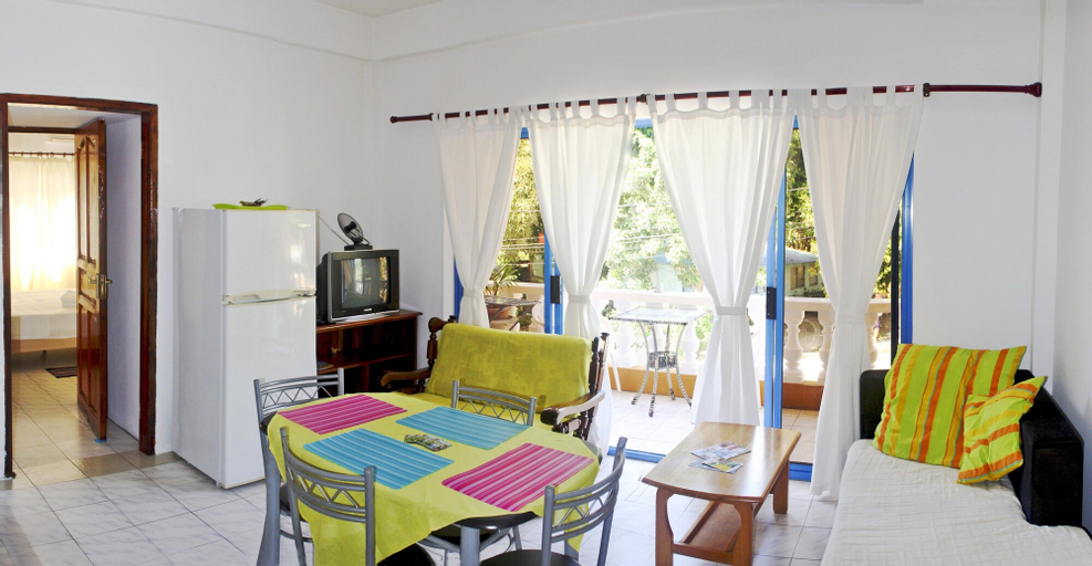 Vicky's Holiday Apartments,