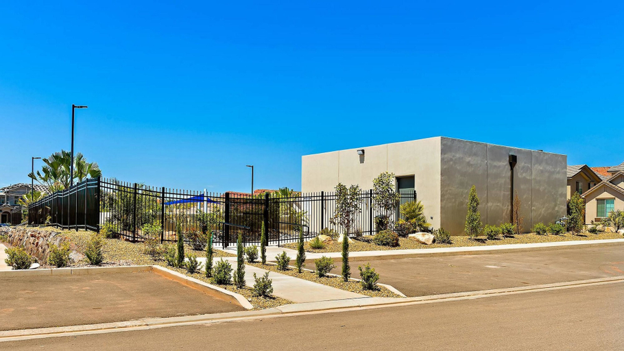 Exterior & Views 2, Sun Villa 3 Bedroom Townhouse, Washington
