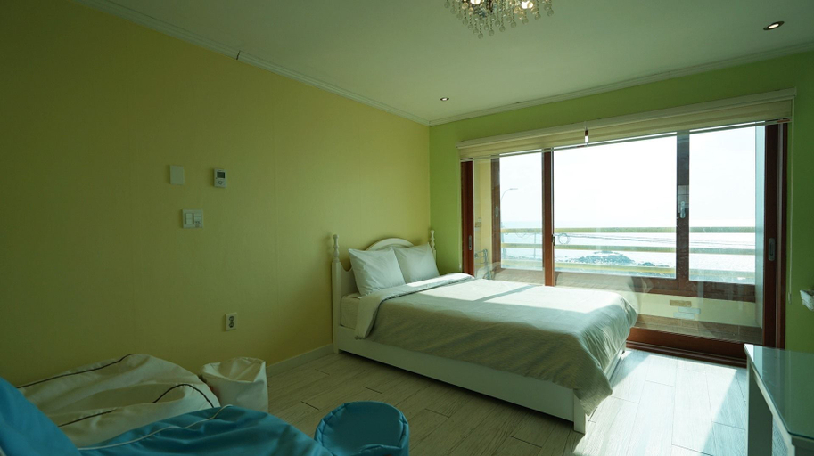 Bedroom 2, Sunset in Garden, Seogwipo