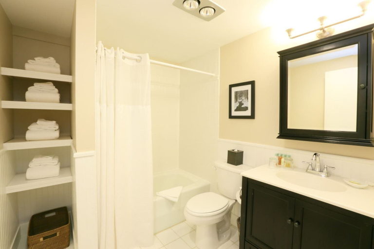 Bathroom 4, 2BR Courtside at Topnotch Spa, Lamoille