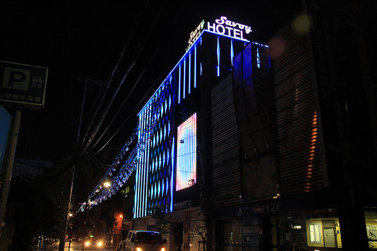 Savoy Hotel, Buk