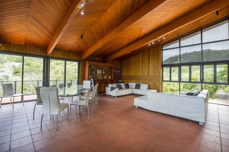 Others 5, The Beach House at Arthur Bay, Magnetic Island
