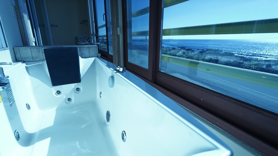 Bathroom 3, Sunset in Garden, Seogwipo