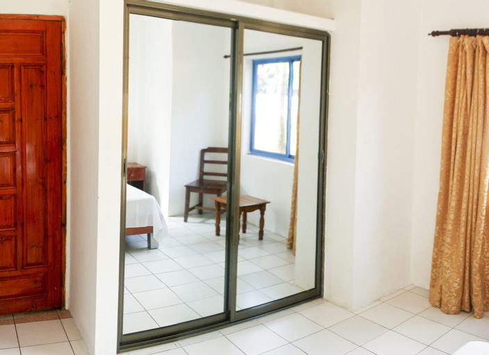Vicky's Holiday Apartments,