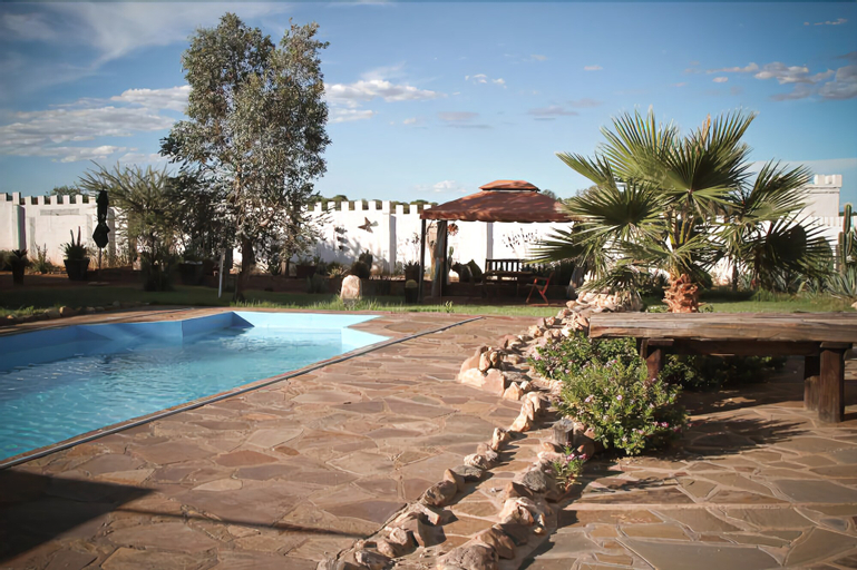 Sweet Thorn Retreat Airport Lodge, Windhoek Rural