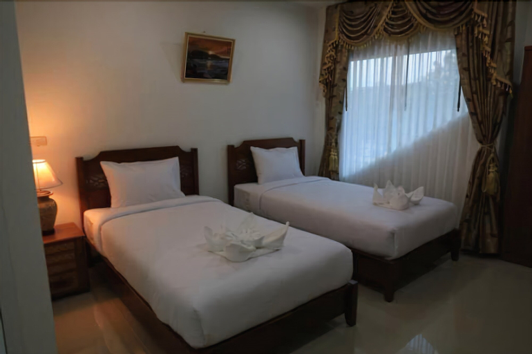 De-Complex Apartment, Yang Talat